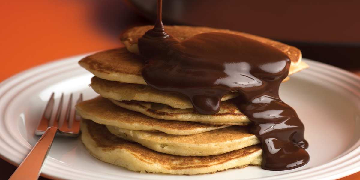ALMOND PANCAKES WITH CHOCOLATE SAUCE