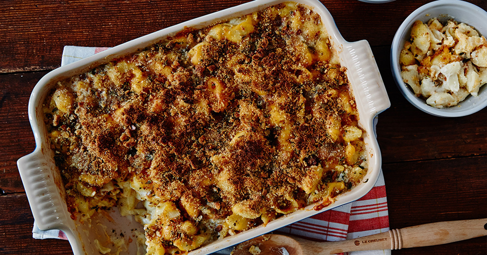 MACARONI AND CHEESE WITH GARLIC-PARSLEY BREADCRUMBS