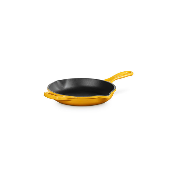 Le Creuset 9" Signature Iron Handle Skillet - Nectar