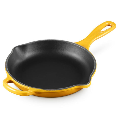 Le Creuset 9" Signature Iron Handle Skillet - Nectar