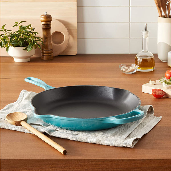 Le Creuset Signature Cast Iron Handle Skillet, 9-in, Caribbean