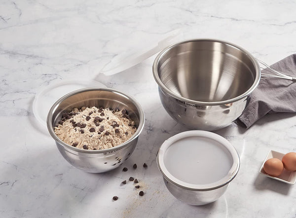 Le Creuset Set of 3 Nested Mixing Bowls w/ Nonslip Silicone Base & Plastic Air Tight Lids