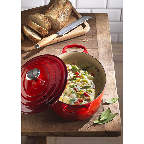 Le Creuset Signature Enameled Cast Iron Oval Dutch Oven, 9.5-Quart